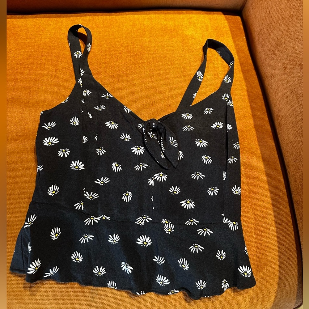 Aritzia Wilfred Daisy Sleeveless Camisole Tank Top